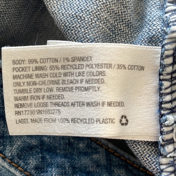 Universal Thread Boyfriend Short Mid Rise -Rips & Holes cuffed- size 14/32R - Picture 13 of 14